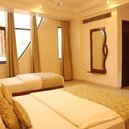 Hotel Shipra International Ню Делхи Екстериор снимка