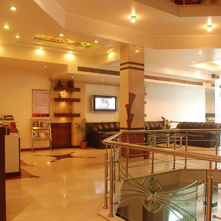 Hotel Shipra International Ню Делхи Интериор снимка