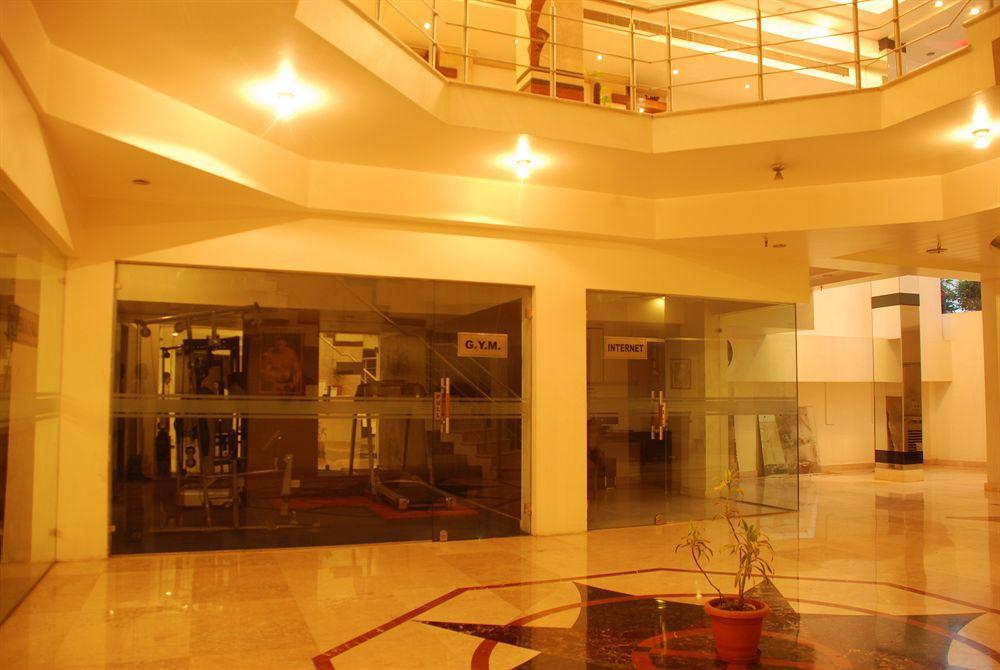 Hotel Shipra International Ню Делхи Екстериор снимка