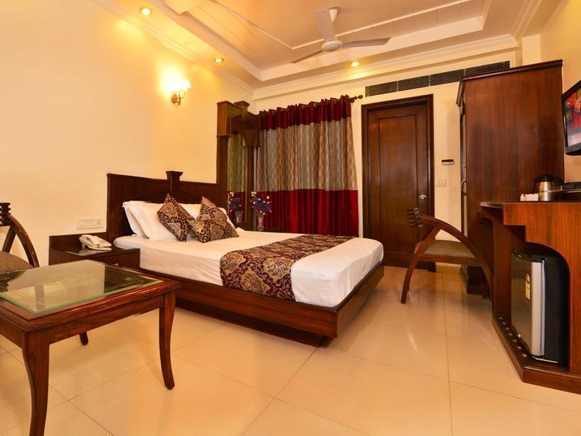 Hotel Shipra International Ню Делхи Екстериор снимка