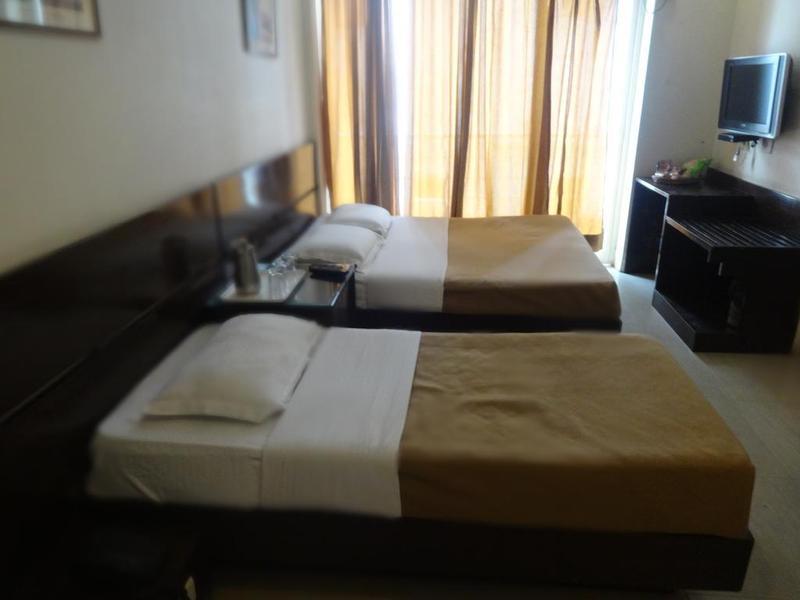 Hotel Shipra International Ню Делхи Екстериор снимка