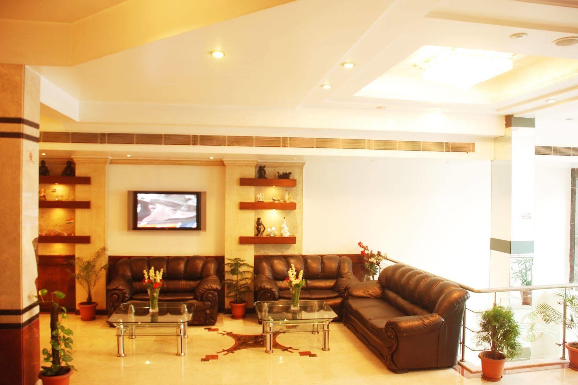 Hotel Shipra International Ню Делхи Интериор снимка